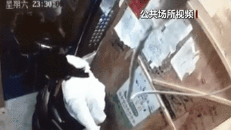 電梯內突發自燃 電動車進樓怎么禁？ 發現電瓶車有起火苗頭應立刻撤離