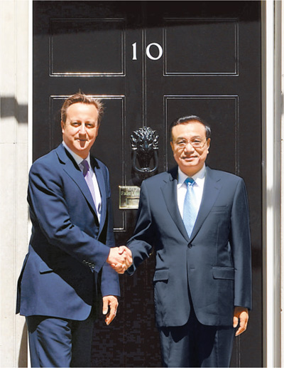 6月17日，國務院總理李克強在倫敦唐寧街10號首相府同英國首相卡梅倫舉行中英總理年度會晤。新華社記者 李 濤攝 