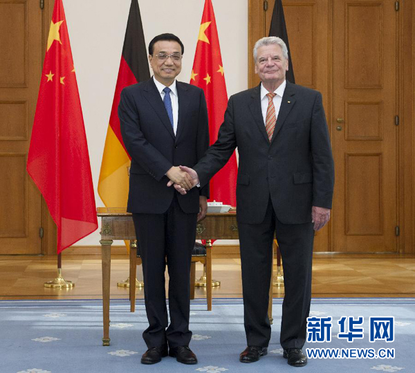 10月10日，國務院總理李克強在柏林會見德國總統高克。 新華社記者王曄 攝 