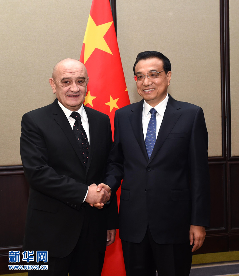 12月16日，中國國務院總理李克強在貝爾格萊德會見波黑部長會議主席貝萬達。 新華社記者 饒愛民 攝 