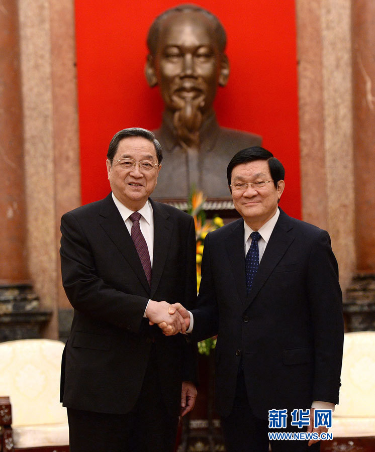 12月25日至27日，中共中央政治局常委、全國政協主席俞正聲對越南進行正式訪問。這是12月26日，俞正聲在河內會見越南國家主席張晉創。 新華社記者馬占成攝