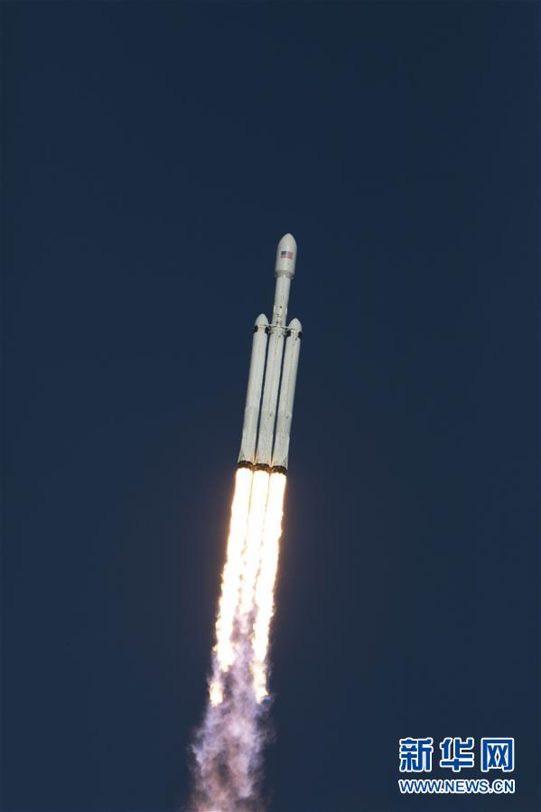 (國際)(1)“獵鷹重型”運載火箭帶特斯拉跑車飛向火星