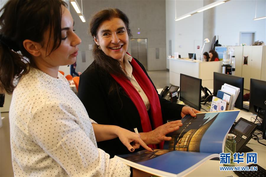 (國際·圖文互動)(2)“中國是我靈感的源泉”——希臘國寶級演員的中國情結