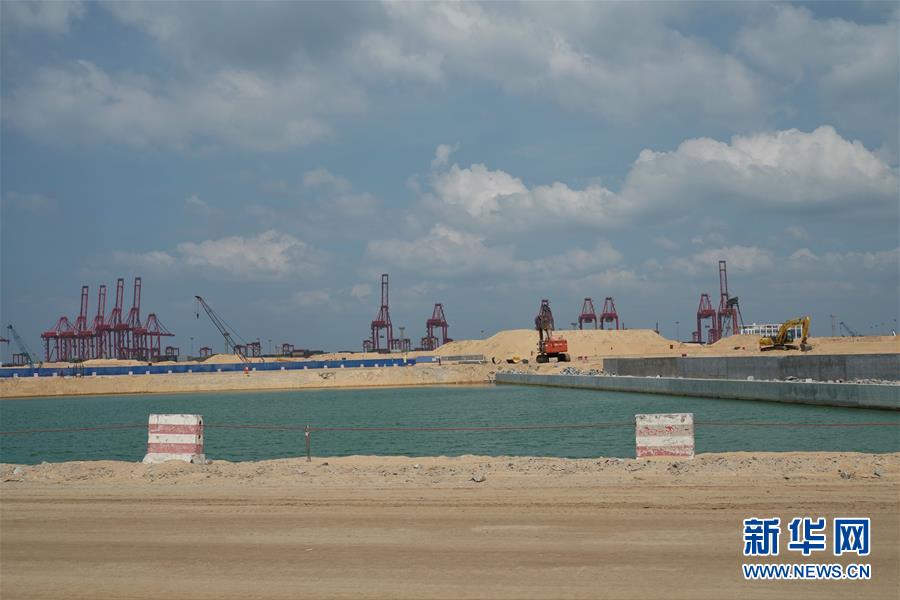 （國際·圖文互動）（5）通訊：春節，“是工期而不是假期”——記科倫坡港口城的中國建設者