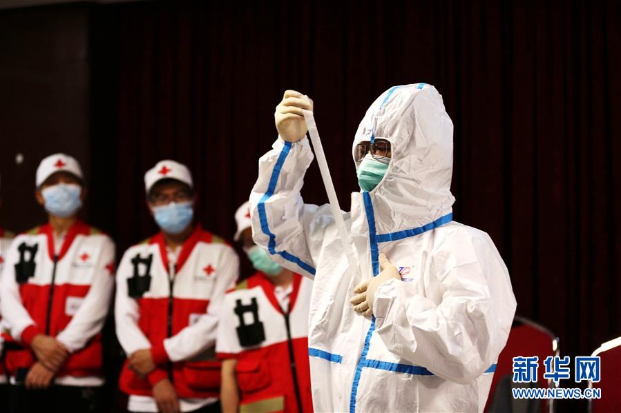 （國際疫情&middot;圖文互動）（6）通訊：經驗豐富裝備精良 中國專家組在伊拉克助力抗疫