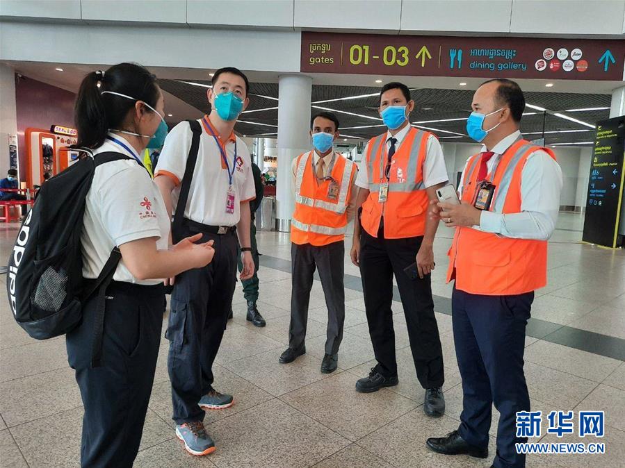 （國際疫情·圖文互動）（4）“工作忙碌又細致，經驗豐富又專業”——一名柬埔寨青年眼中的中國援柬抗疫醫療專家組