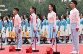 聽共青團員和少先隊員的心聲：請黨放心，強國有我！