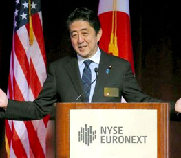安倍“右轉”何時休？